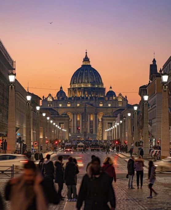 Home Holiday Rome - Basilica San Pietro Bagian luar foto